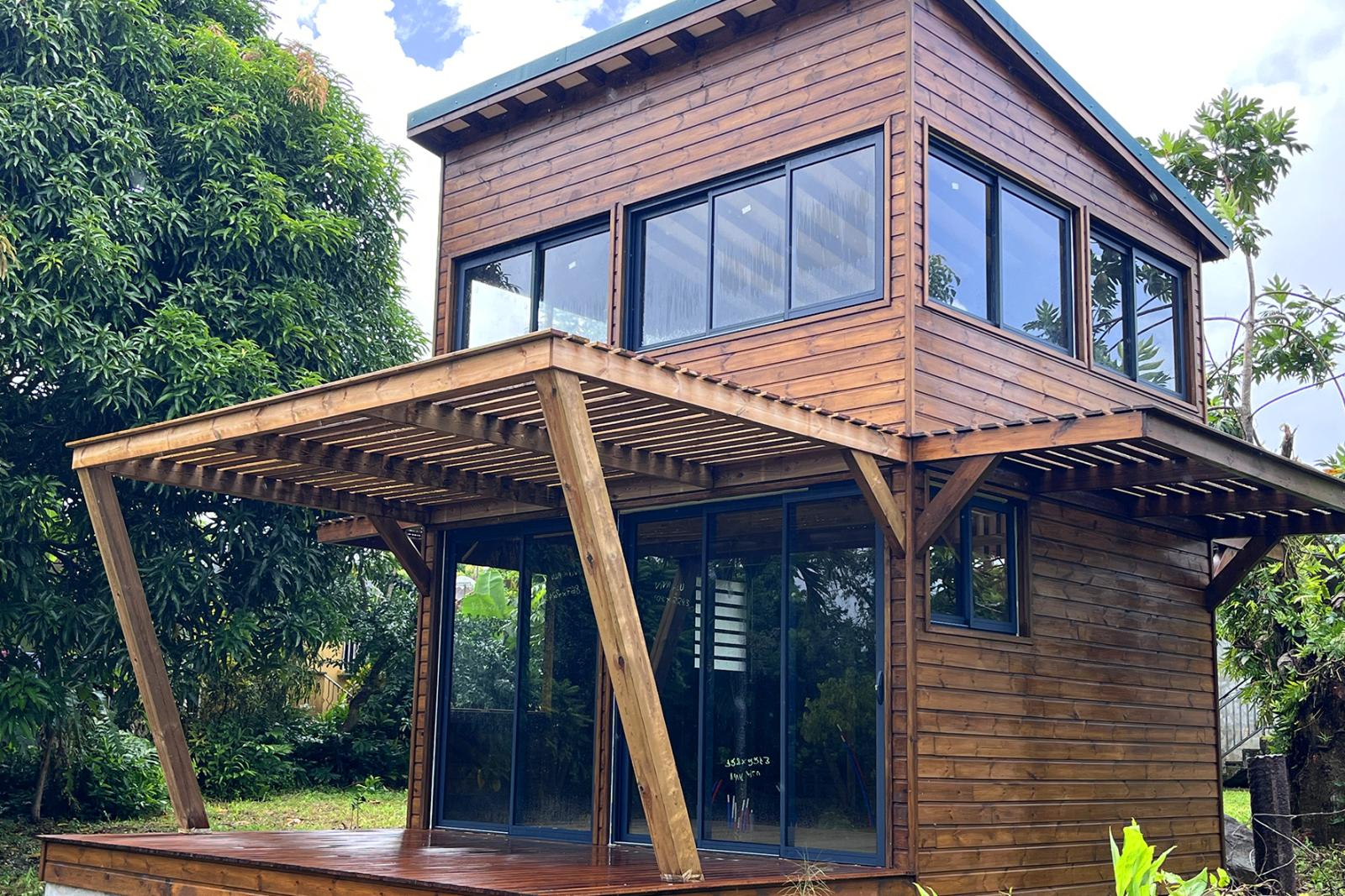 Maison créole traditionnelle en bois TRADIKAZ livrée à Sainte-Rose, Guadeloupe
